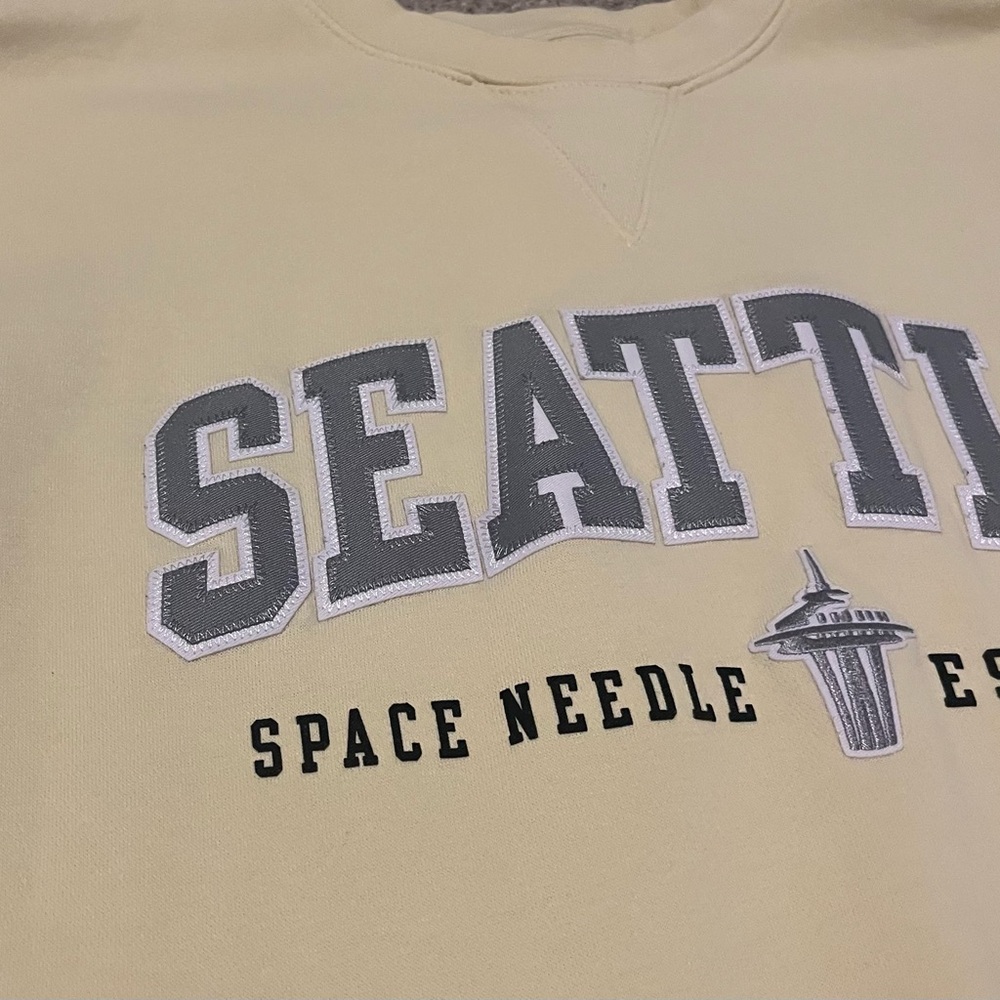 Seattle Space Needle Crewneck - Picture 2 of 3